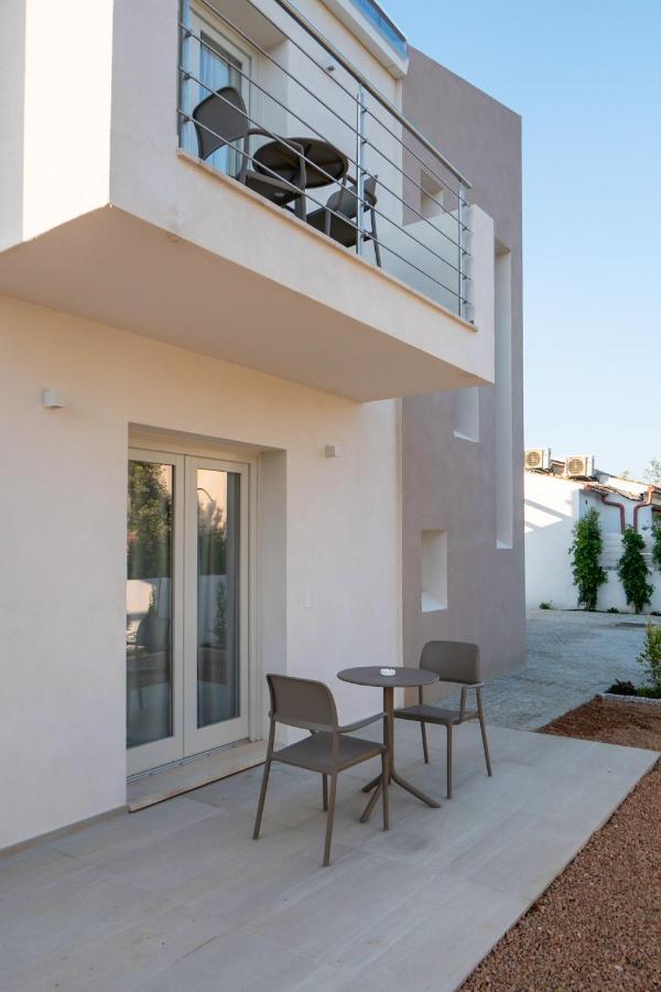 Villa Est San Teodoro  Exterior foto